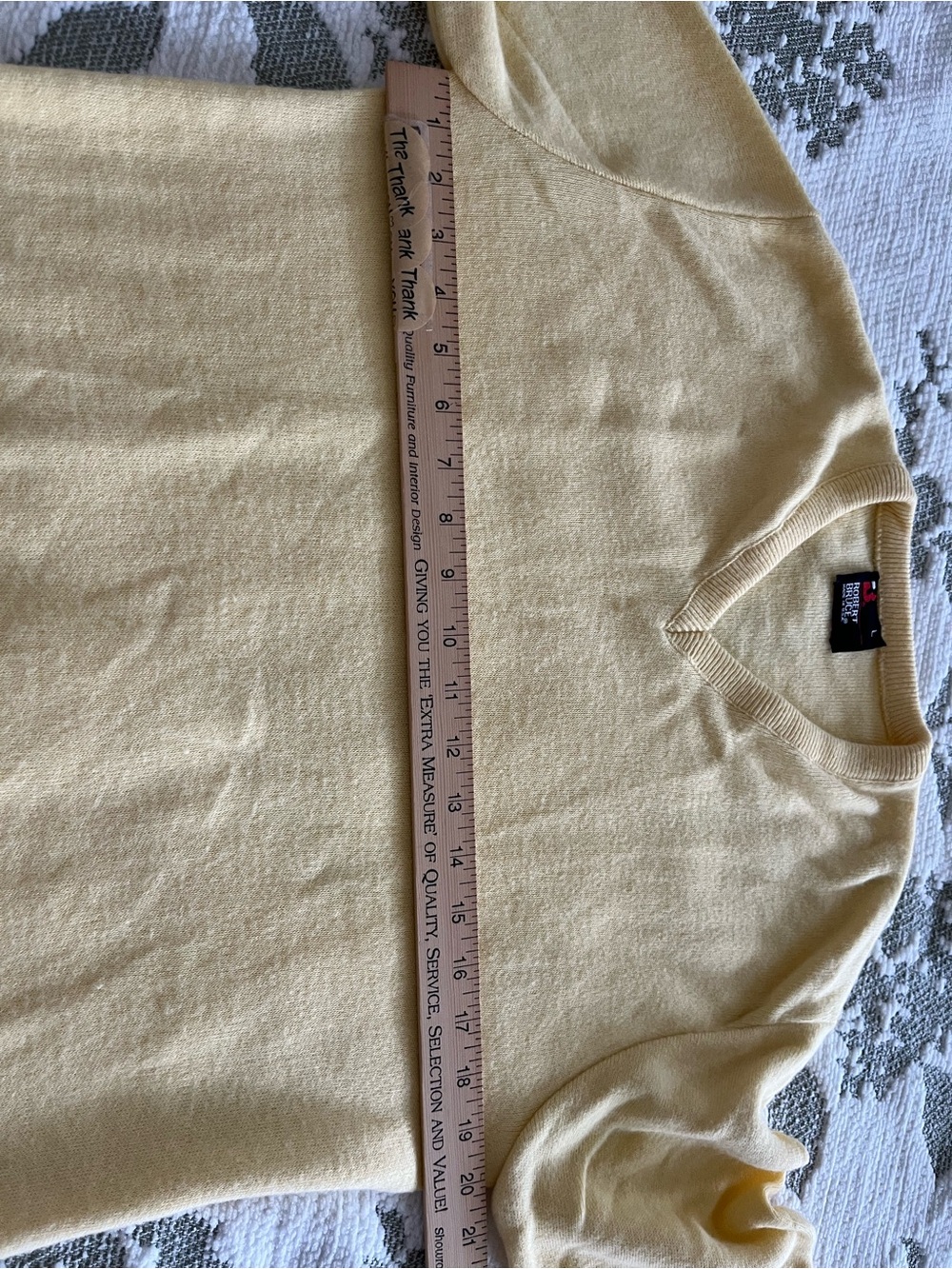 Vtg Robert Bruce Men's Lightweight V-Neck Sweater in Soft Yellow large - Picture 3 of 6